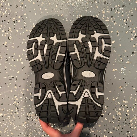 Slip-on shoes - Picture 4 of 5